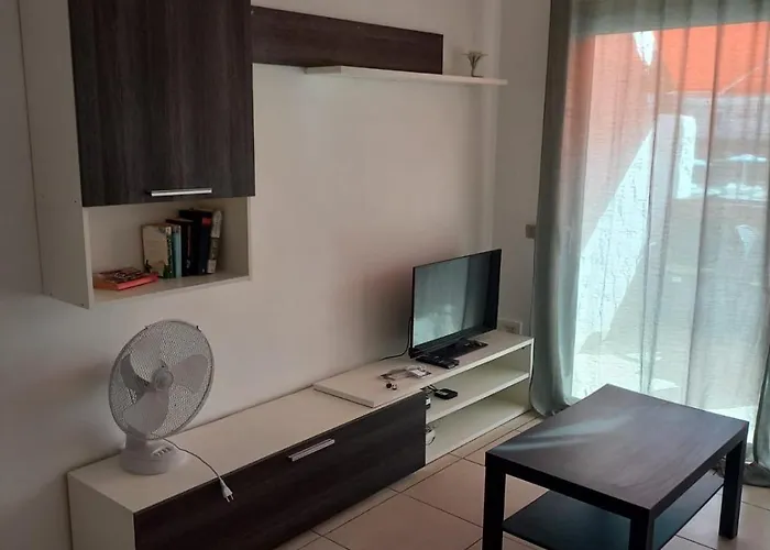 Poolview Ground Floor Apartment *