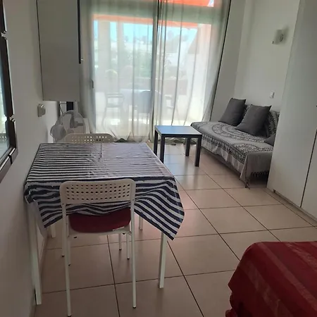 Poolview Ground Floor Appartement *