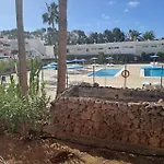 Poolview Ground Floor Apartmán *